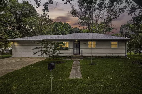 1679 Rosedale, Kalamazoo, MI 49004