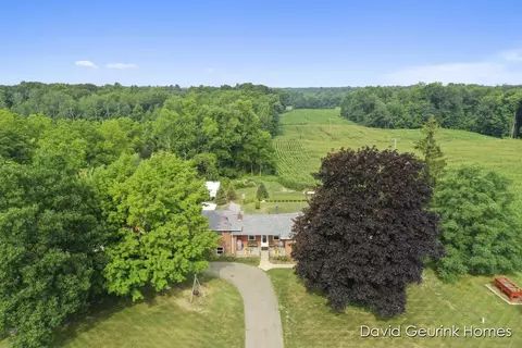 2806 56th, Fennville, MI 49408