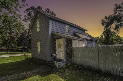 208 King St, Dowagiac, MI 49047