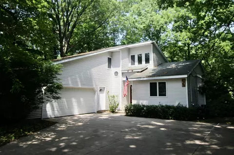 3925 Lakeridge, Holland, MI 49424