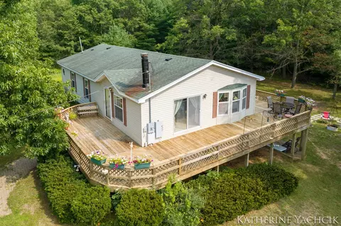 20925 W Lake Montcalm, Howard City, MI 49329