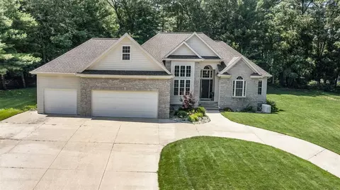 18839 Legacy Pt, Spring Lake, MI 49456