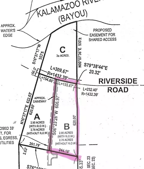 B Riverside, Fennville, MI 49408