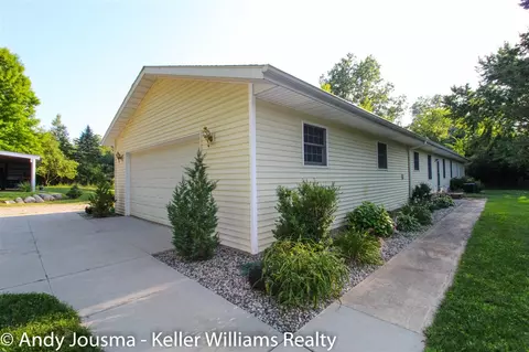 6068 Rocky, Lowell, MI 49331