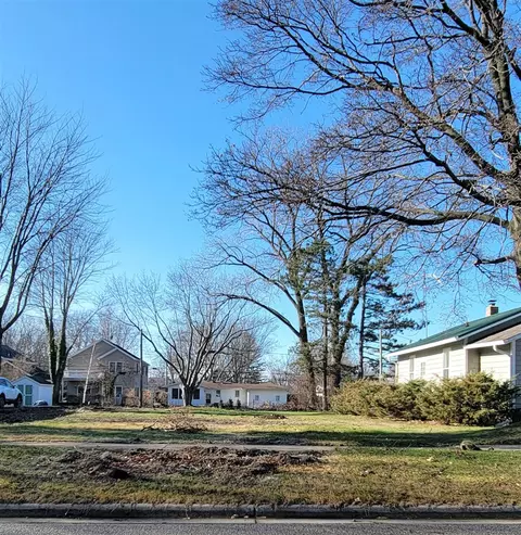 1006 Saint Joseph, South Haven, MI 49090