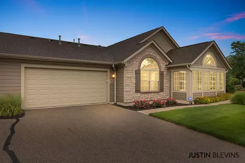 933 Bridge Walk Ct, Ada, MI 49301