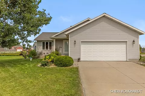 210 Charyridge, Kent City, MI 49330