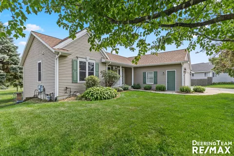 696 Ridgefield, Coopersville, MI 49404