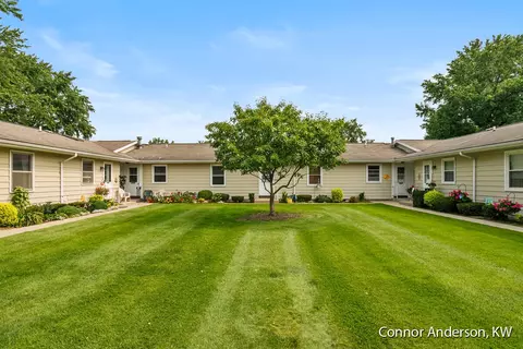 5113 Southglow #148, Kentwood, MI 49508