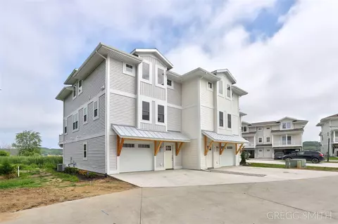 115 Kewatin, Douglas, MI 49406