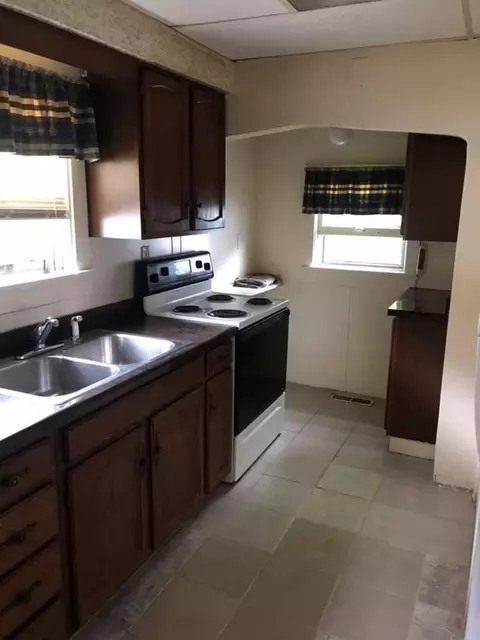 628 St Clair, Jackson, MI 49202 photo 4