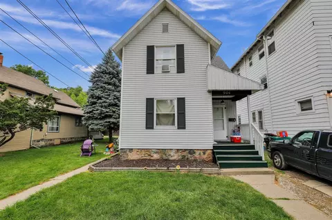904 Seymour, Lansing, MI 48906