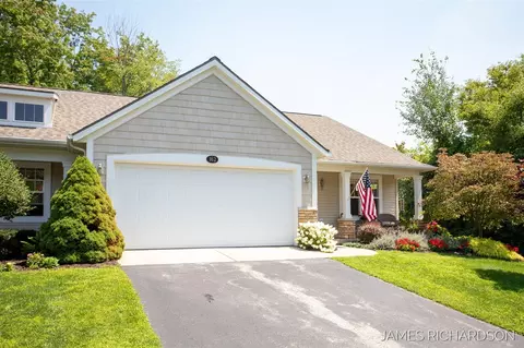 162 Woodslee, Norton Shores, MI 49444