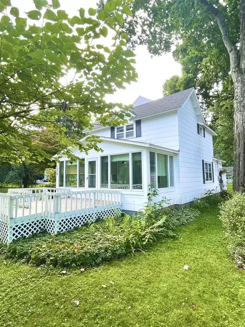1234 Linden, Saint Joseph, MI 49085