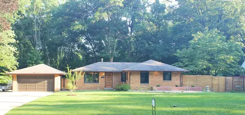 4020 Sunvalley, Kalamazoo, MI 49008