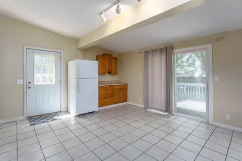 217 N 22nd, Springfield, MI 49037 photo 6
