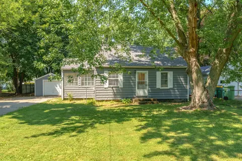 217 N 22nd, Springfield, MI 49037