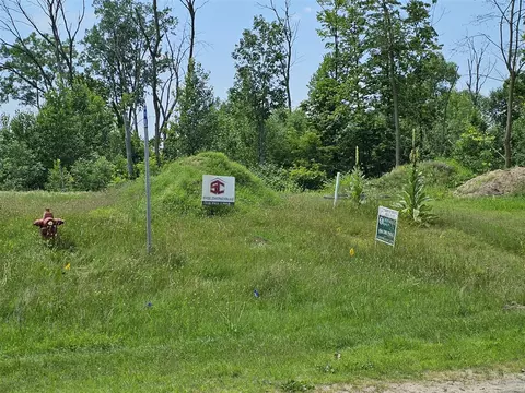 6169 Wing, Caledonia, MI 49316