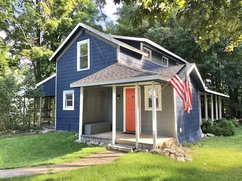 4882 S S Shr, Whitehall, MI 49461