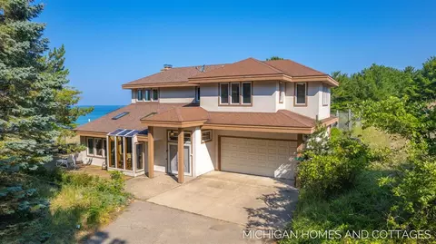 12599 Wilderness Trl, Grand Haven, MI 49417