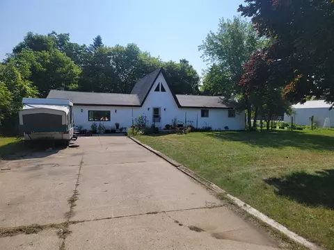 283 S Main, Eastlake, MI 49626