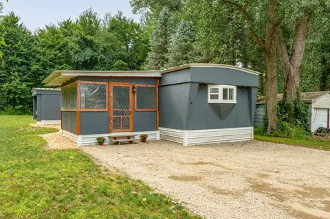 24 60th, South Haven, MI 49090