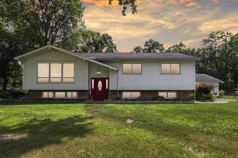 30 Warren, Hillsdale, MI 49242
