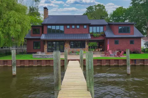 852 Newnham, Saugatuck, MI 49453
