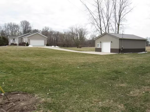 410 S Railroad, Mendon, MI 49072 photo 2