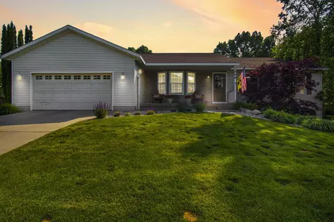 3566 Valley Vw, Muskegon, MI 49444