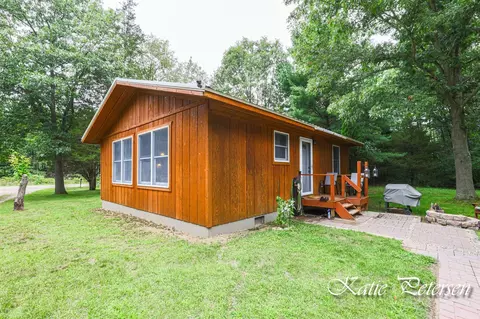 2505 54th St, Fennville, MI 49408