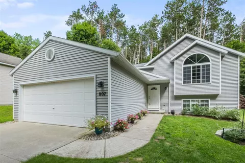 807 Shepard, Lowell, MI 49331