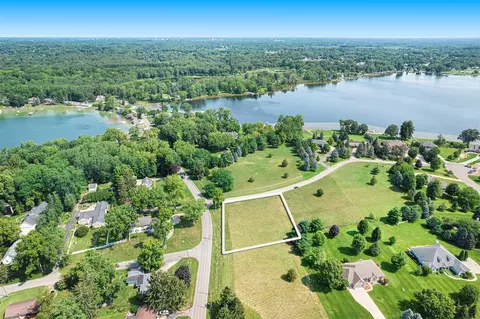 5 Riverview Drive, Jackson, MI 49203