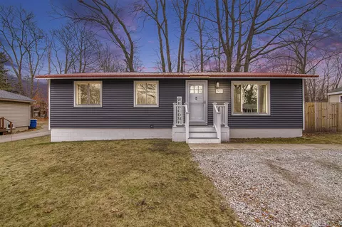 912 N James, Ludington, MI 49431