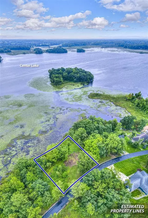 10 Oakpointe Drive, Michigan Center, MI 49254