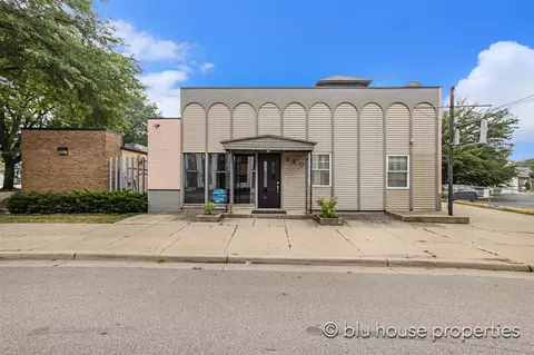 942 Fulton, Grand Rapids, MI 49504
