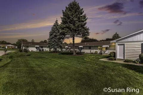 5952 Leisure S, Kentwood, MI 49548