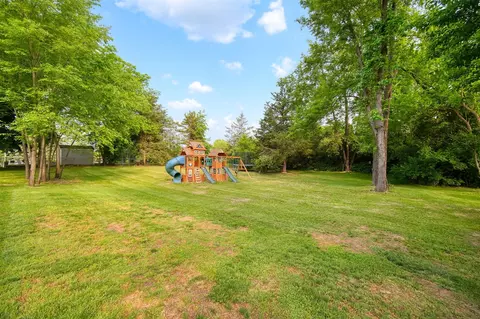 235 237 Hewitt, Brooklyn, MI 49230