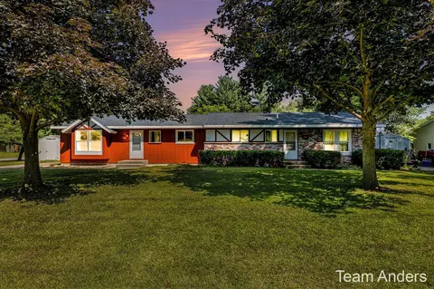 164-166 Lone Pne, Sparta, MI 49345
