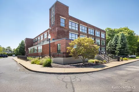 533 Columbia #209, Holland, MI 49423