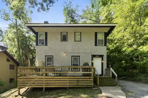 921 Walwood, Kalamazoo, MI 49007