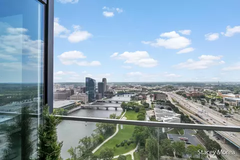 335 Bridge #2304, Grand Rapids, MI 49504