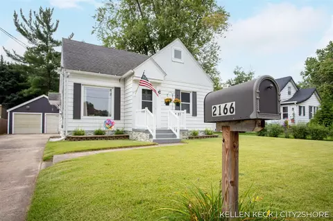 2166 Newport, Wyoming, MI 49519