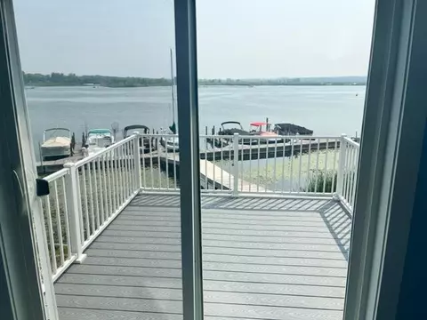 191 Joslin Cv, Manistee, MI 49660