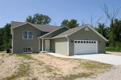 2962 57th, Fennville, MI 49408