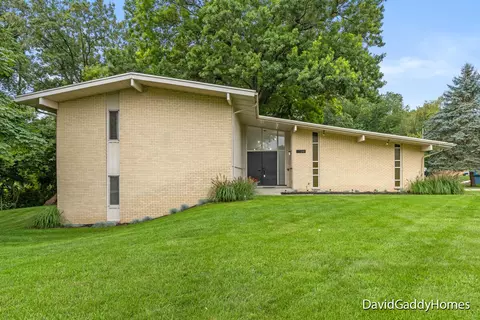 281 Shore Hvn, Grand Rapids, MI 49546