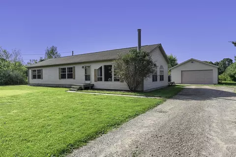73123 12th, South Haven, MI 49090