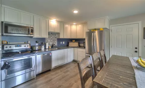 2512 Mccain, Jackson, MI 49203 photo 9