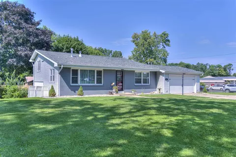 2512 Mccain, Jackson, MI 49203 photo 2