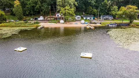 3985 S S Shr, Delton, MI 49046